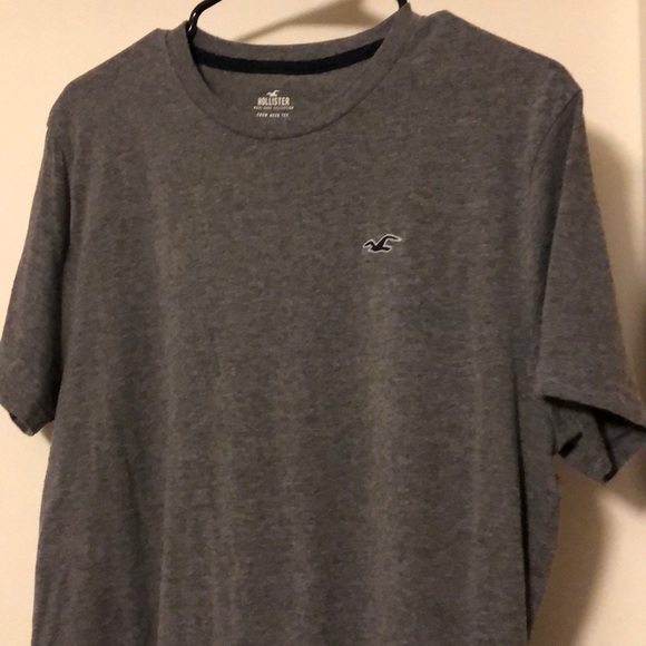 Hollister Tee💕 - Picture 2 of 3